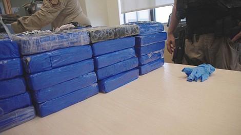 Złapać przemytnika: Misja na Karaibach: Kokaina na mieliźnie (2)