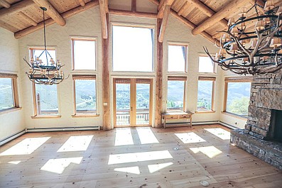 Życie w chacie z bali (5)