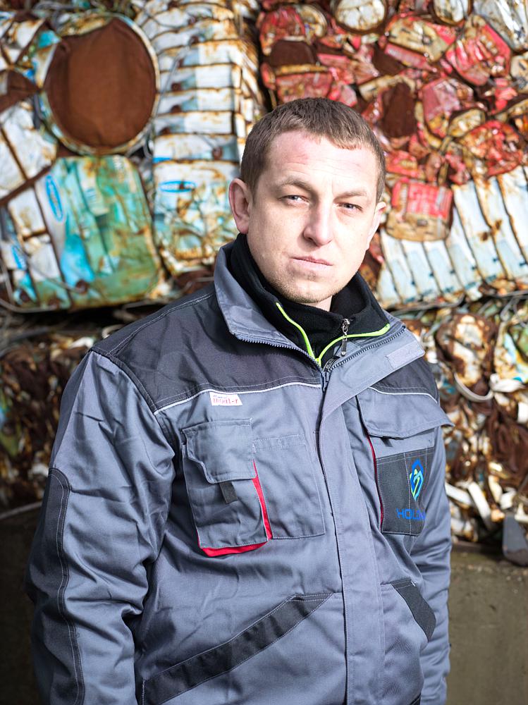 Złomowisko PL (1) - serial dokumentalny